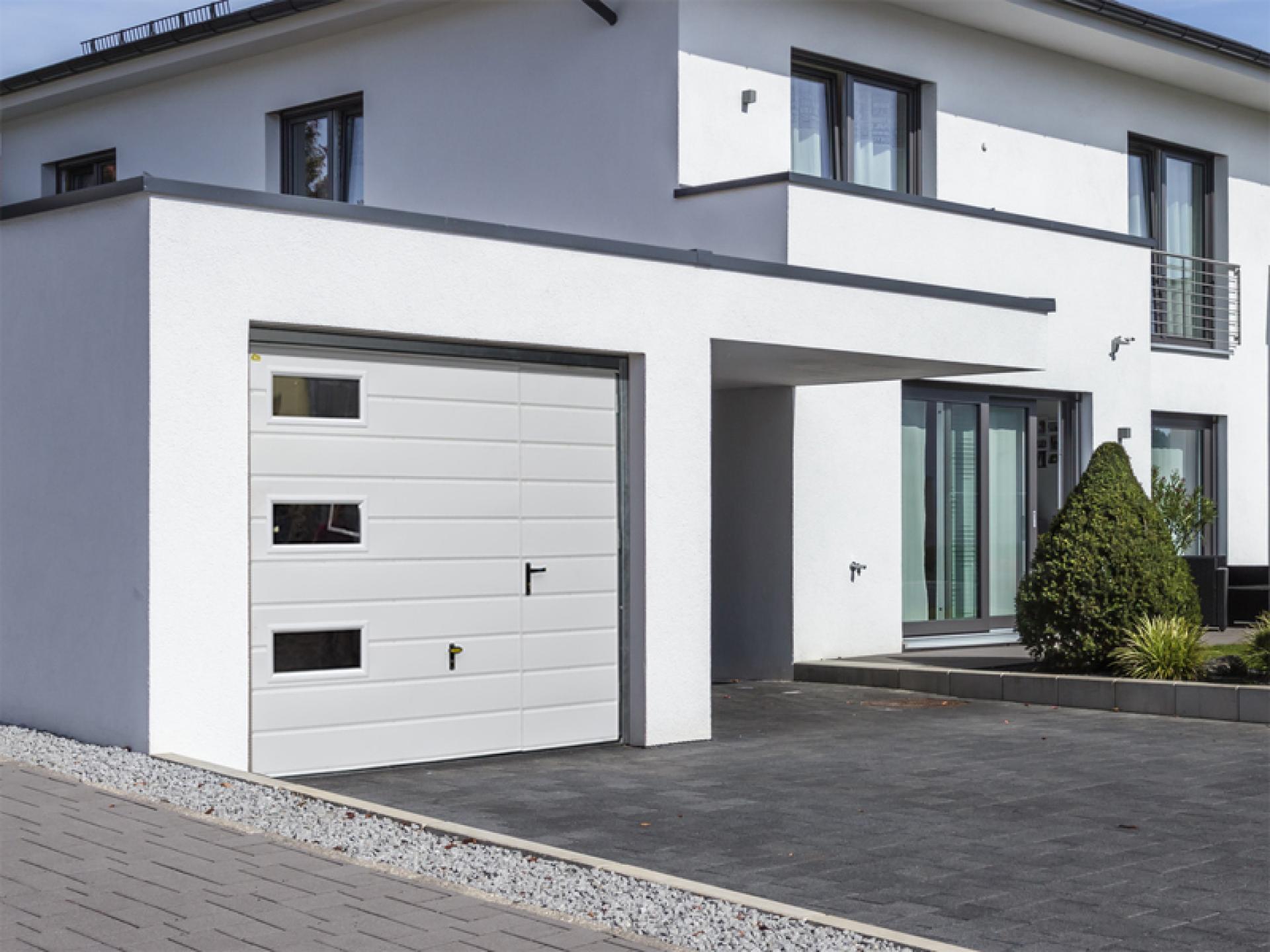 Jaką bramę garażową wybrać do garażu blaszanego?